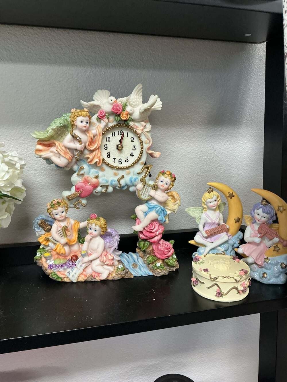 Vintage Ornate Cherub and Floral Quartz Mantel Clock